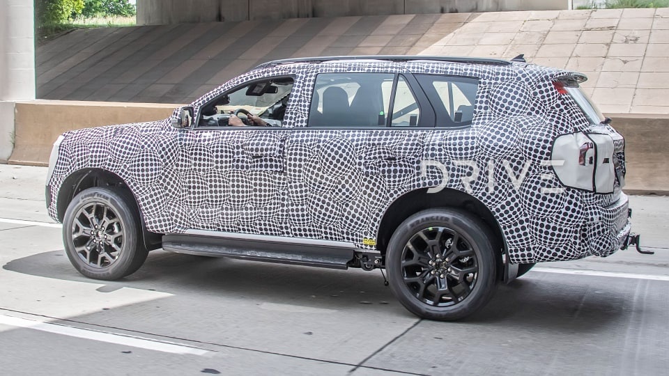 Ford Everest 2022 se duoc ban ra vao nam sau anh 4