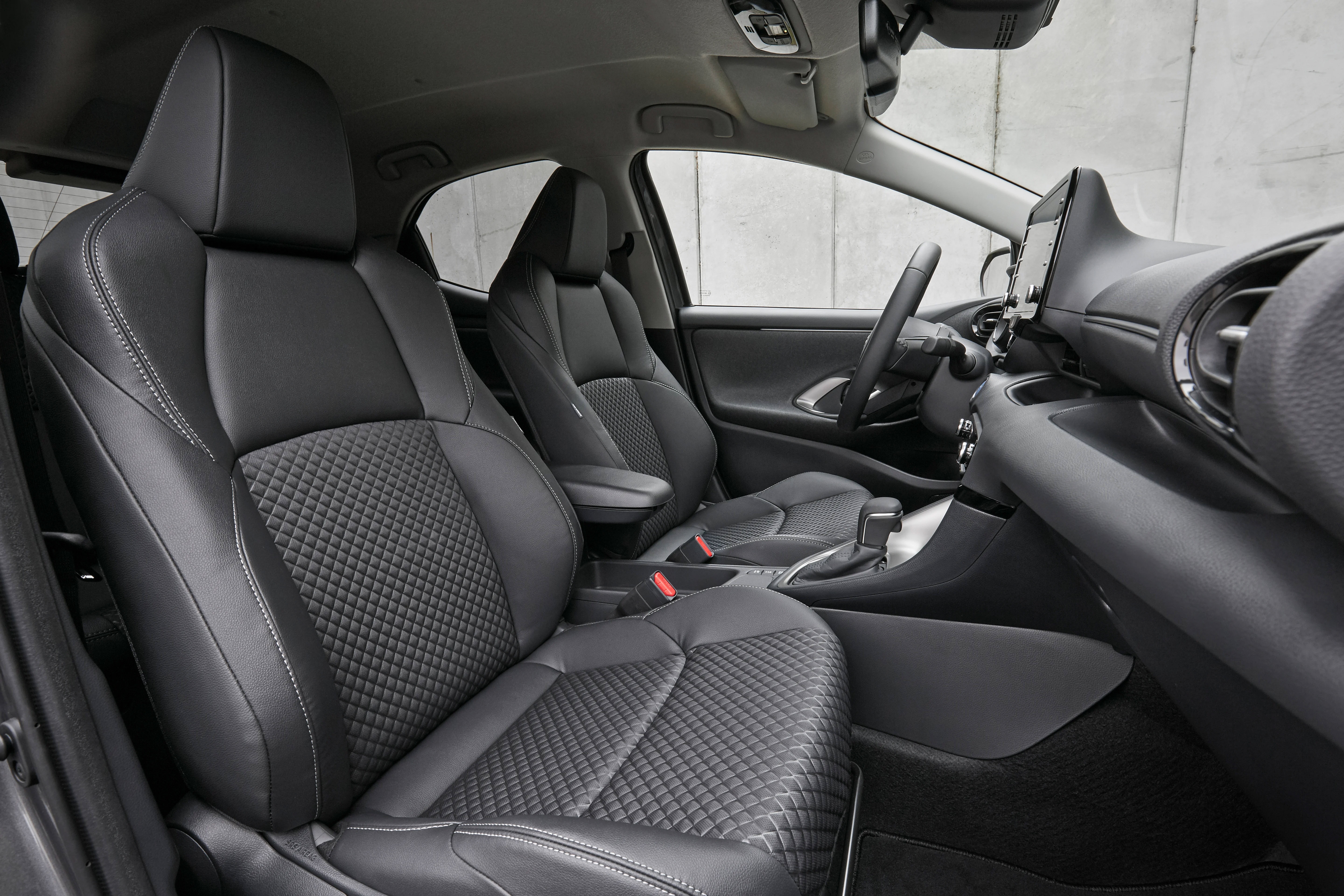 Mazda2 hybrid 2022 có thiết kế giống Toyota Yaris ảnh 6 Mazda2 hybrid 2022 co thiet ke giong Toyota Yaris anh 6