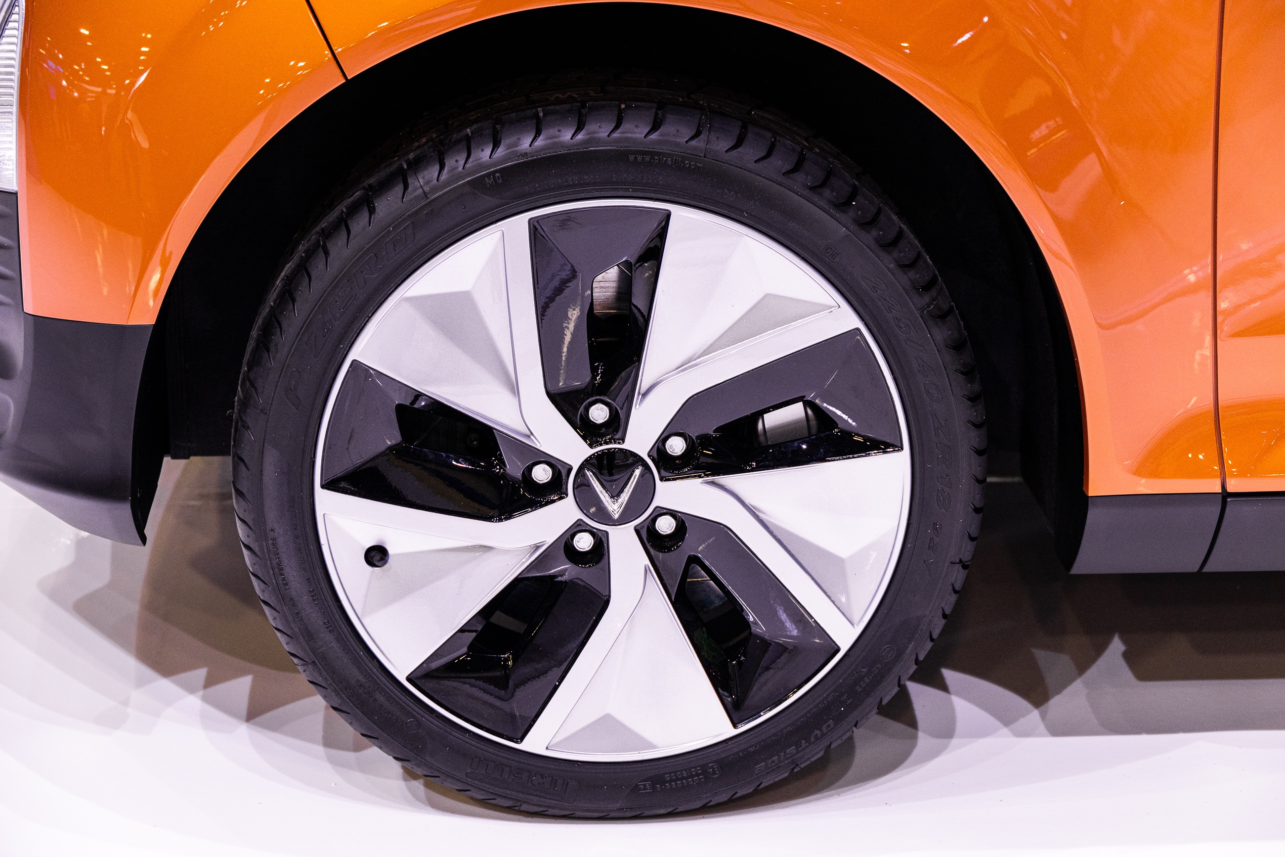 Chi tiet 3 mau xe dien VinFast vua ra mat anh 4