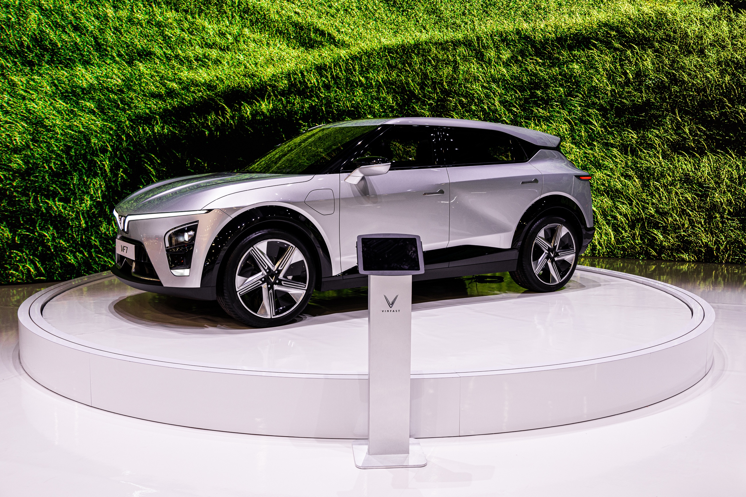 Chi tiet 3 mau xe dien VinFast vua ra mat anh 18