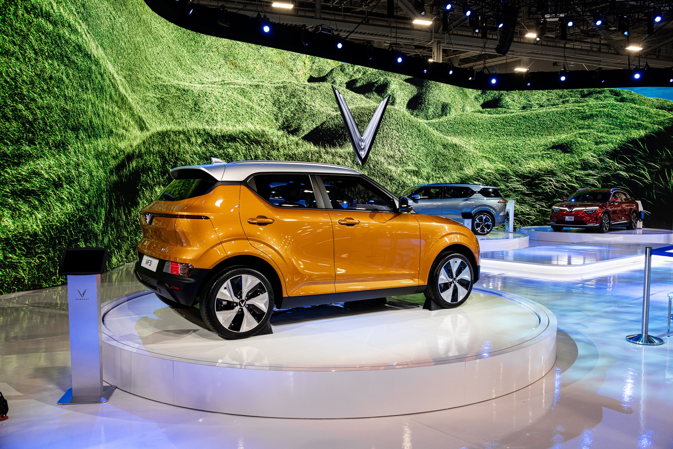 Chi tiet 3 mau xe dien VinFast vua ra mat anh 2