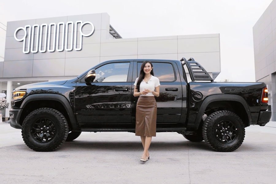 Co gi tren RAM 1500 TRX - mau ban tai manh va dat nhat Viet Nam hinh anh