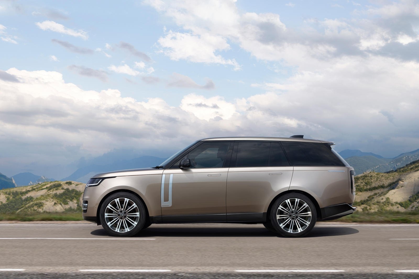 Range Rover SV LWB giá gần 24 tỷ đồng tại Việt Nam ảnh 2 Range Rover SV LWB gia gan 24 ty dong tai Viet Nam anh 2