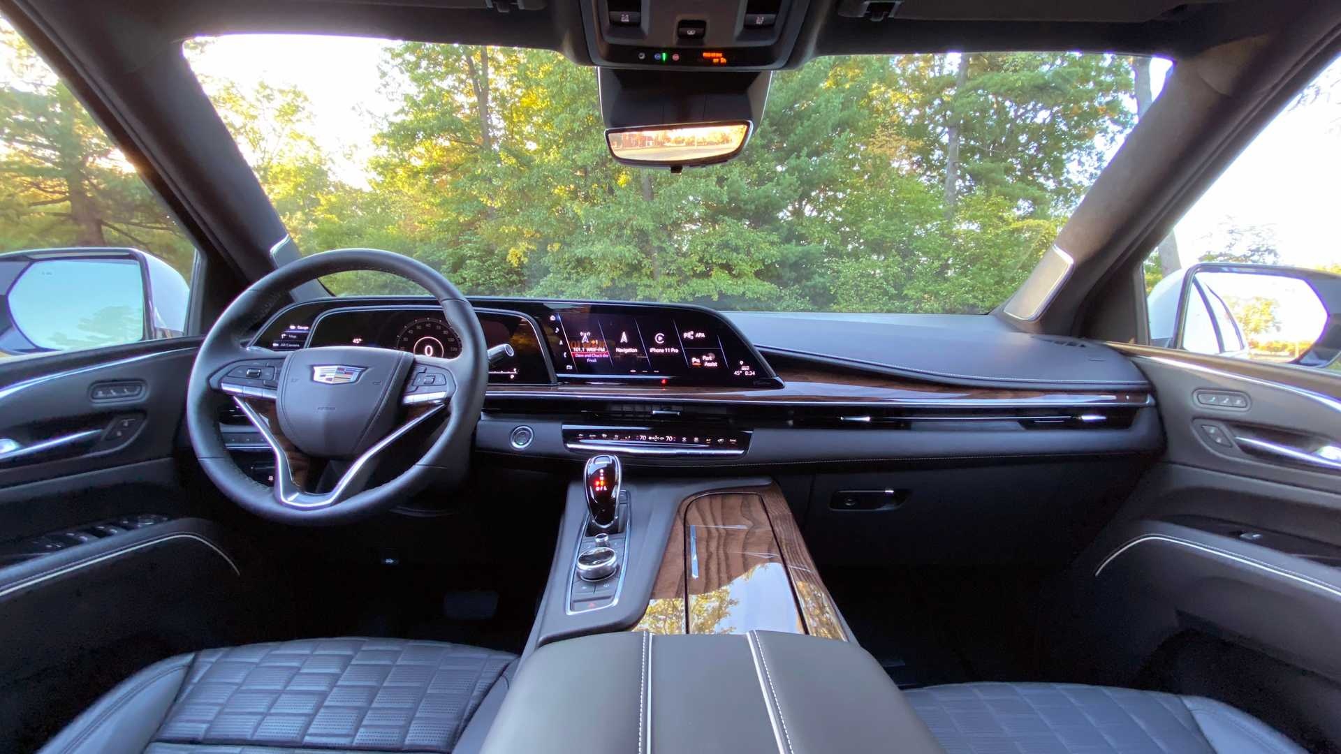 Ronaldo duoc ban gai tang xe moi nhan dip sinh nhat anh 3