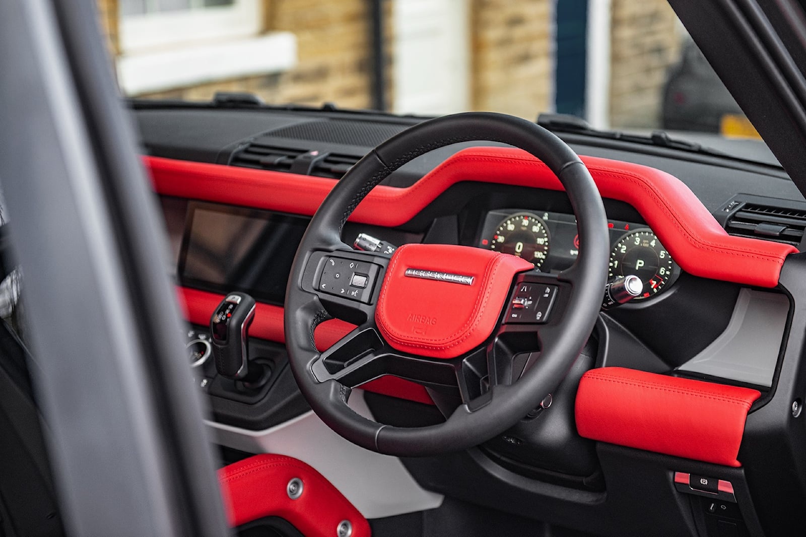 Land Rover Defender do phong cach than rong anh 7