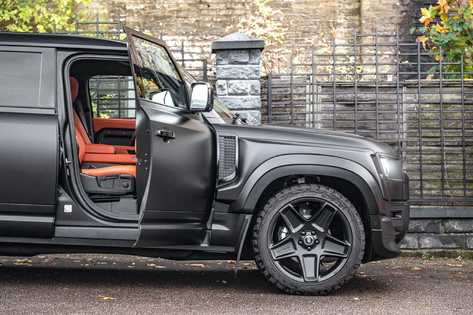 Land Rover Defender do phong cach than rong anh 13