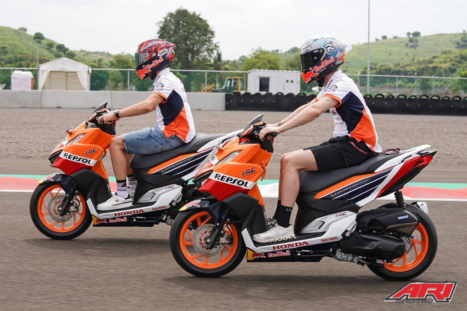 Honda Vario 160 Repsol mang phong cach xe dua anh 5