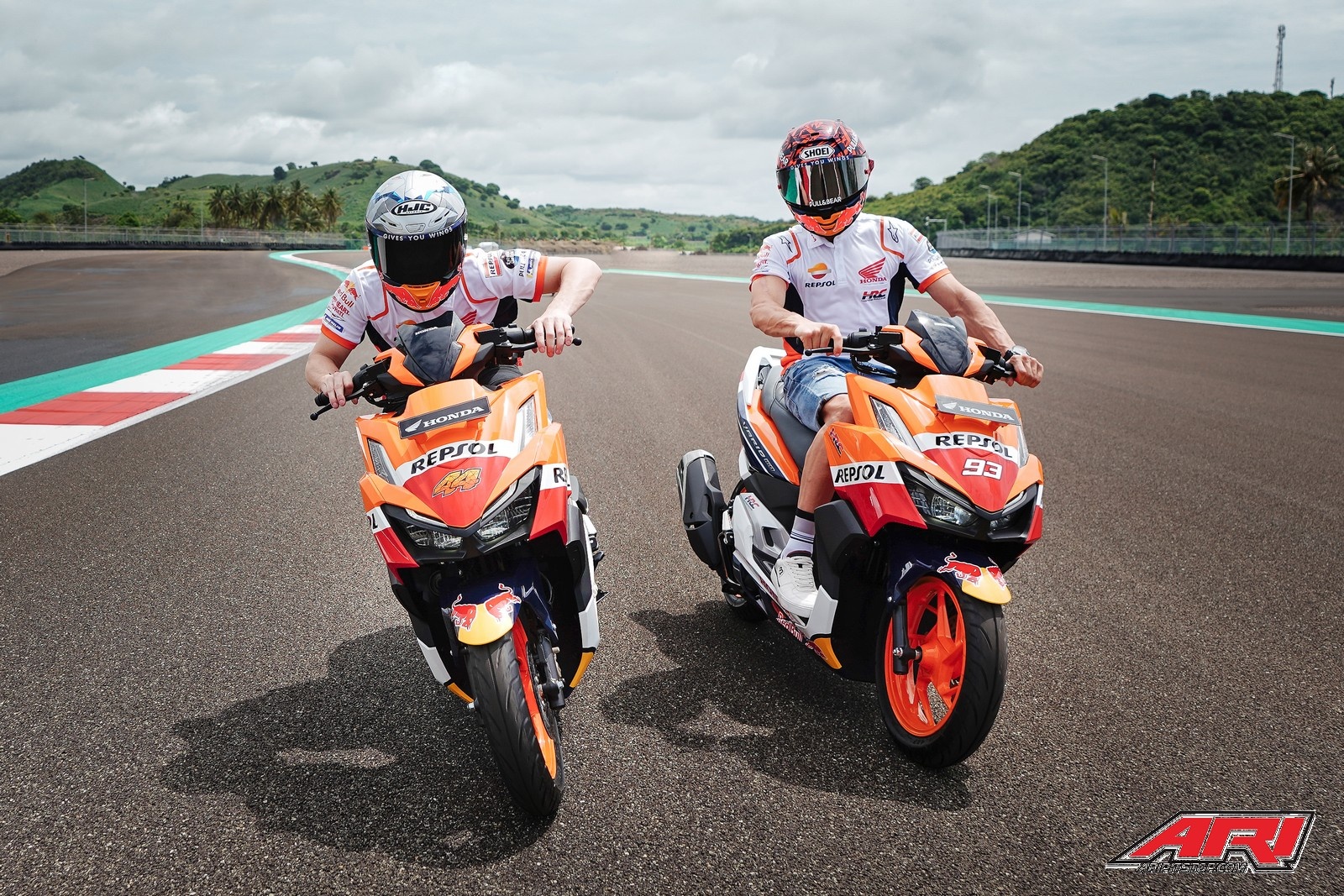 Honda Vario 160 Repsol mang phong cach xe dua anh 4