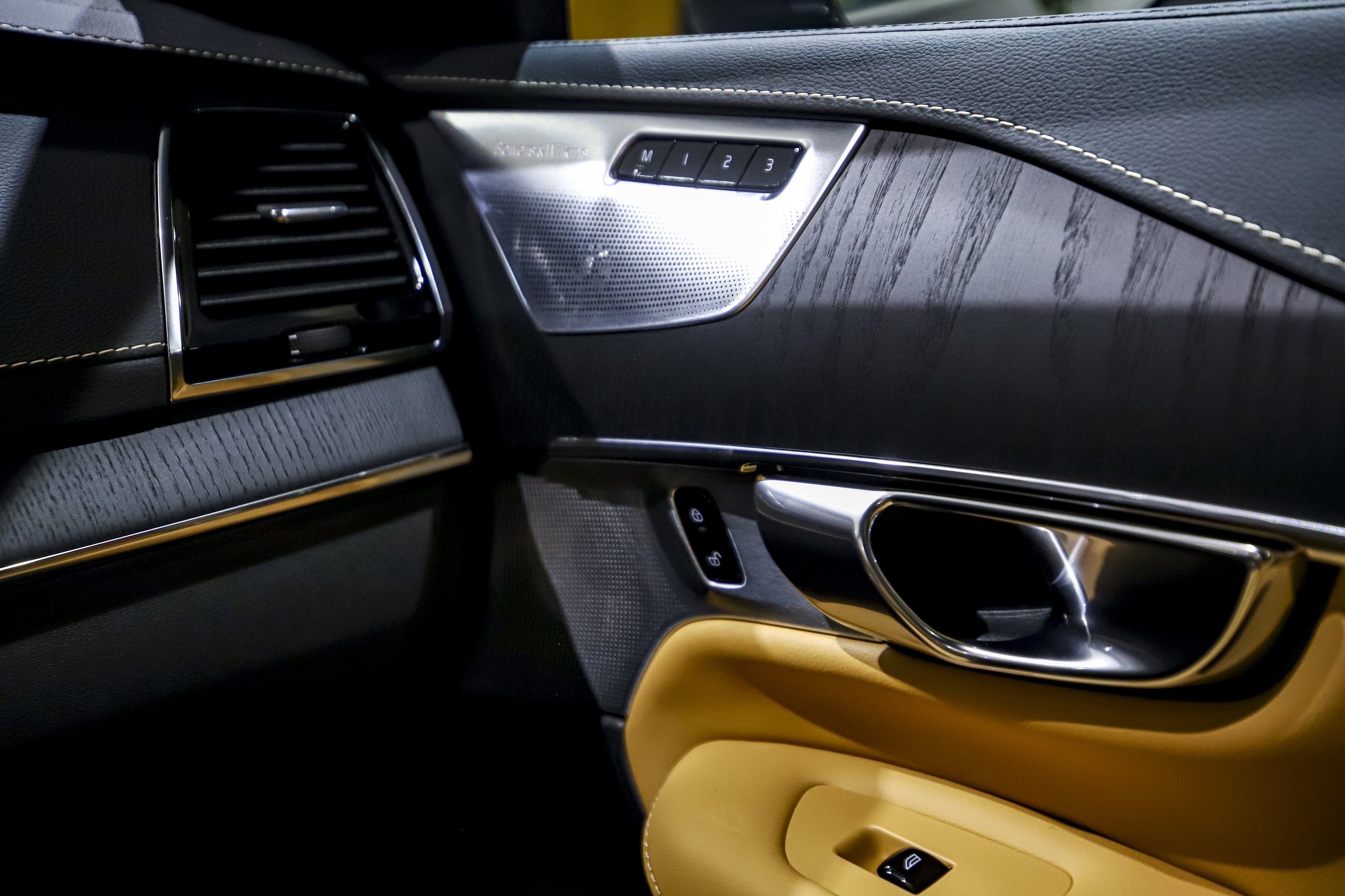 Nhung he thong am thanh tot nhat tren oto anh 1