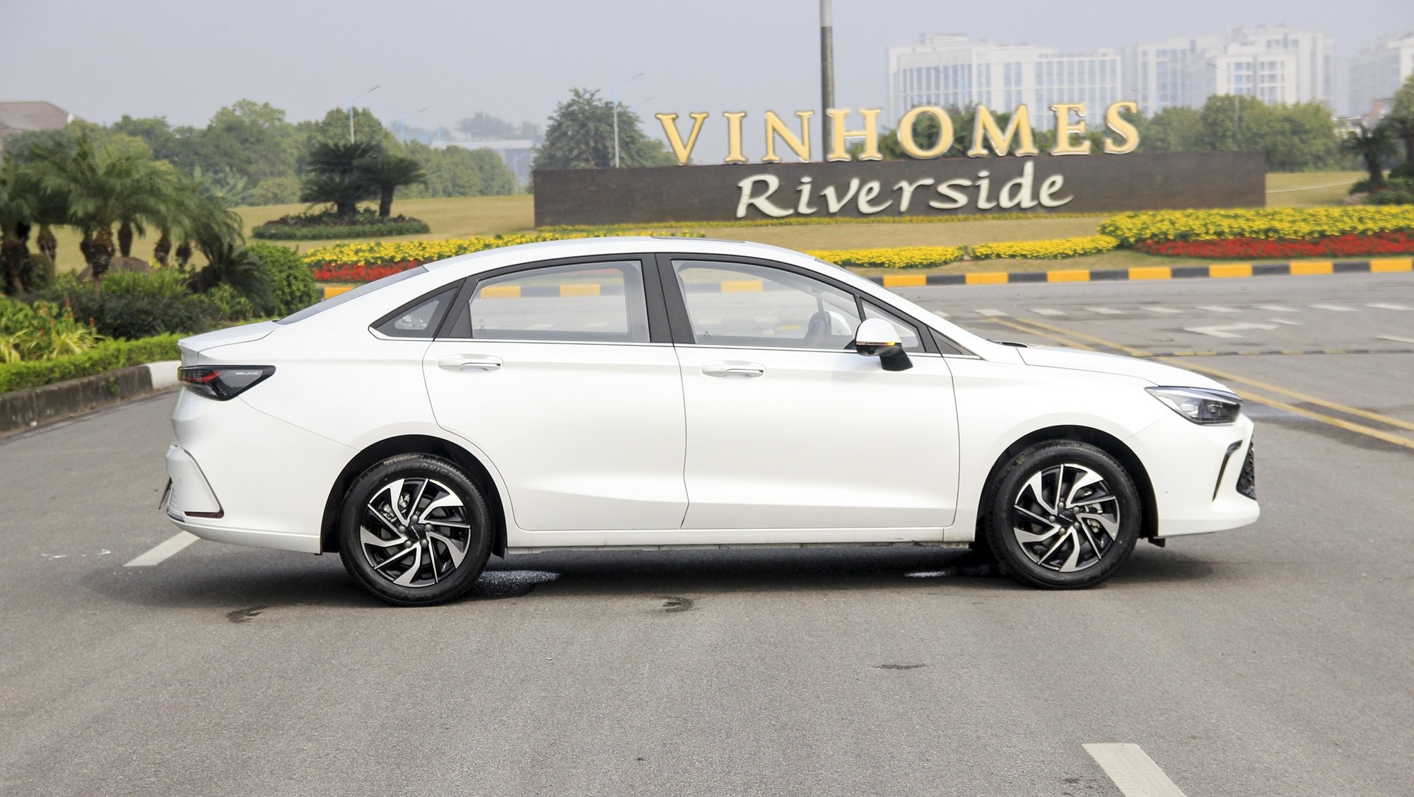 MG5 co gi vuot troi hon Beijing U5 Plus? anh 6