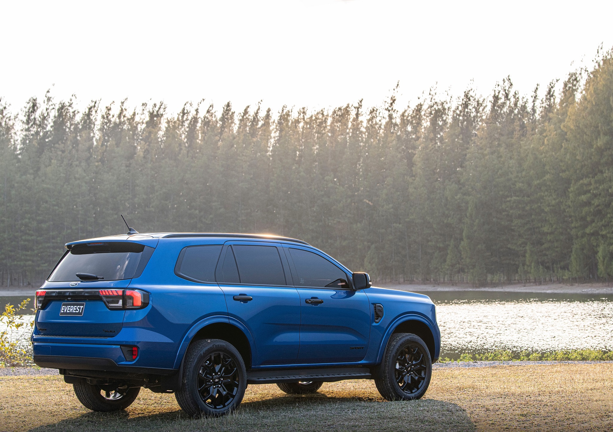 Ford Everest thế hệ mới được ra mắt toàn cầu ảnh 5 Ford Everest the he moi duoc ra mat toan cau anh 5