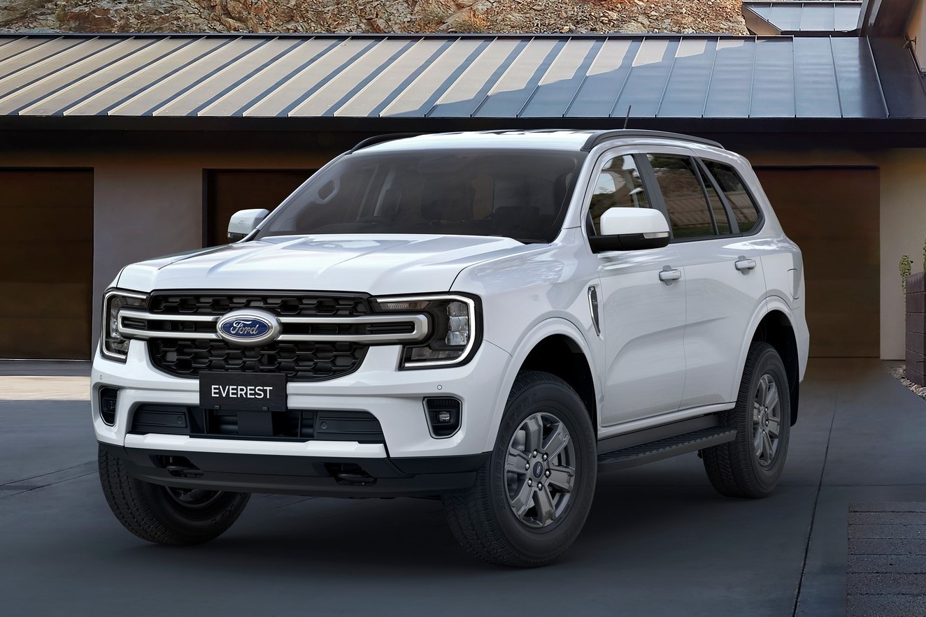 Ford Everest the he moi ra mat hinh anh