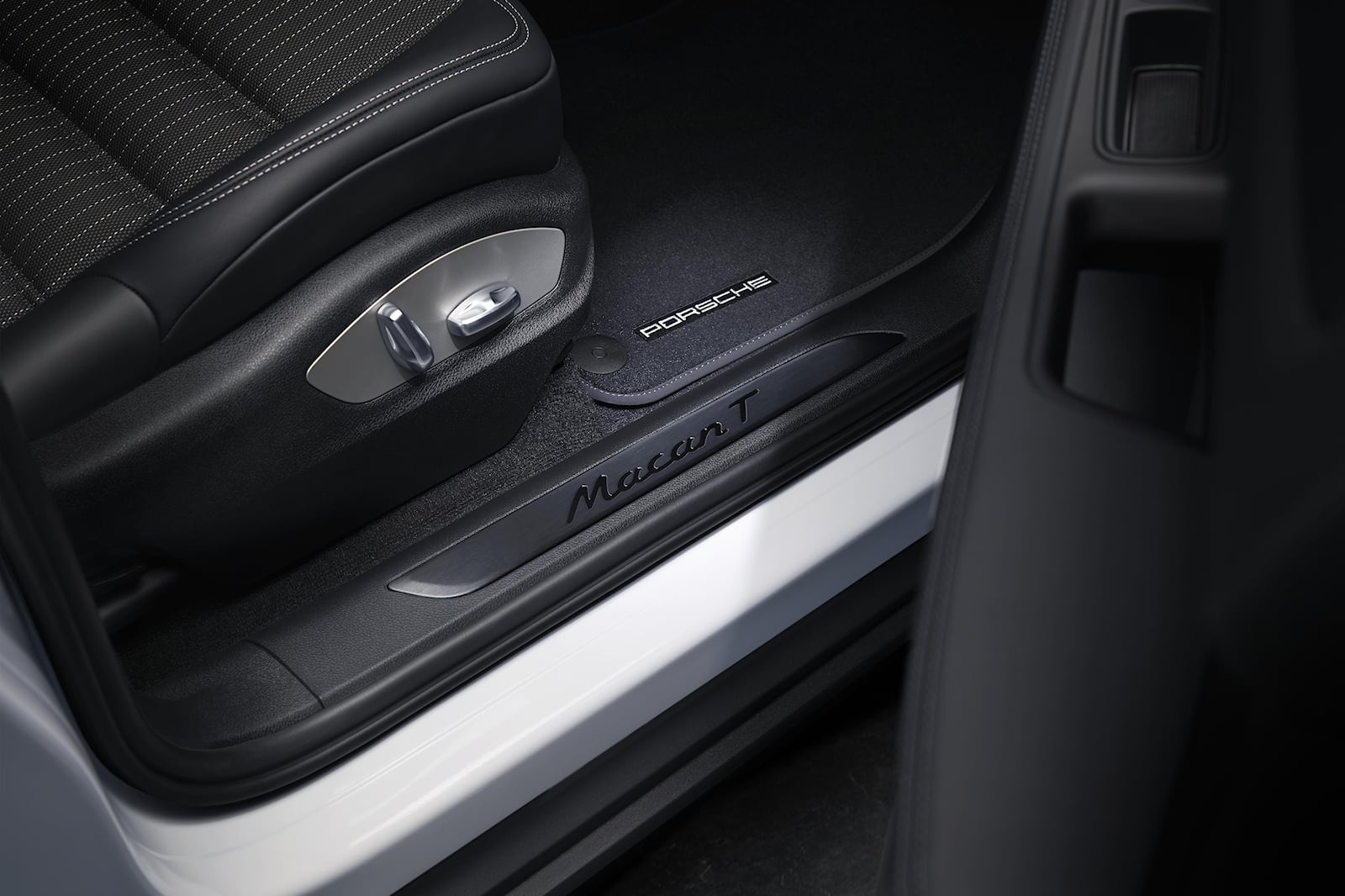 Loat xe gam cao sap duoc trinh lang trong thang 3 anh 10