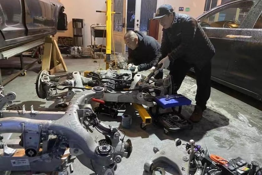 Thợ độ Canada biến Rolls-Royce Wraith thành xe điện ảnh 3 Tho do Canada bien Rolls-Royce Wraith thanh xe dien anh 3