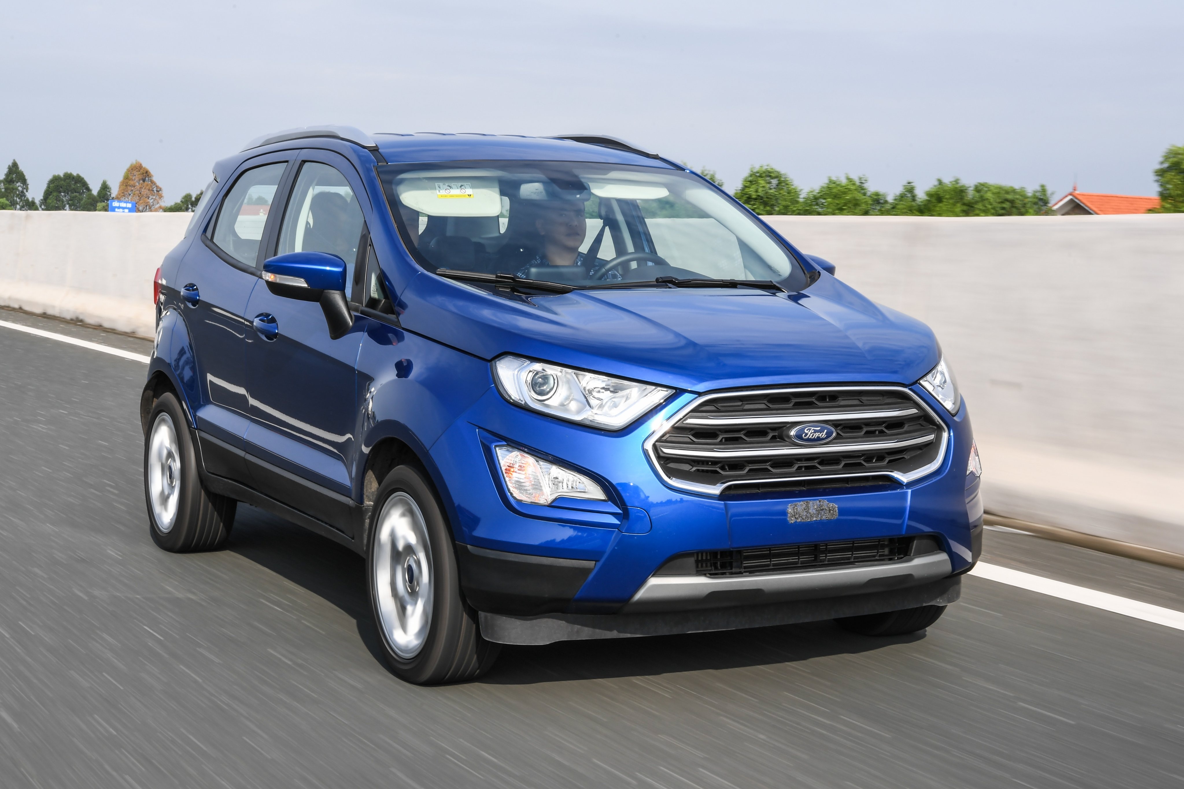 Ford EcoSport sap dung ban tai Viet Nam anh 2