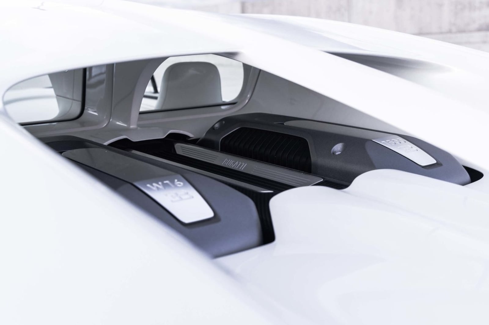 Rapper Post Malone rao ban sieu xe Bugatti Chiron anh 3