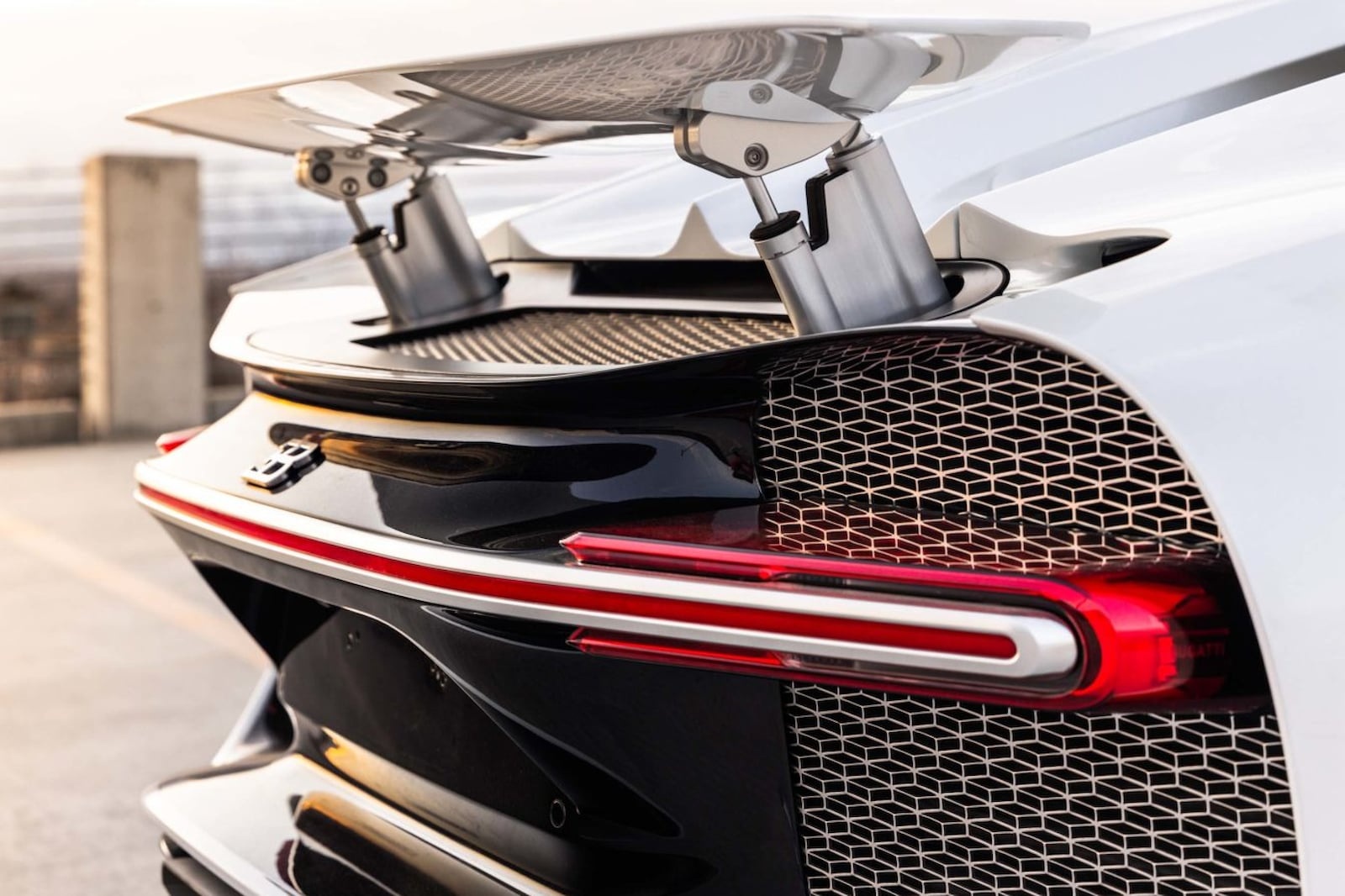 Rapper Post Malone rao bán siêu xe Bugatti Chiron ảnh 15 Rapper Post Malone rao ban sieu xe Bugatti Chiron anh 15