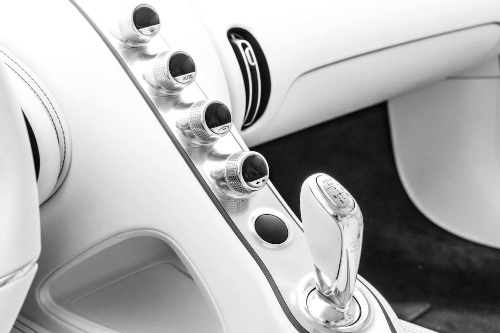 Rapper Post Malone rao bán siêu xe Bugatti Chiron ảnh 10 Rapper Post Malone rao ban sieu xe Bugatti Chiron anh 10