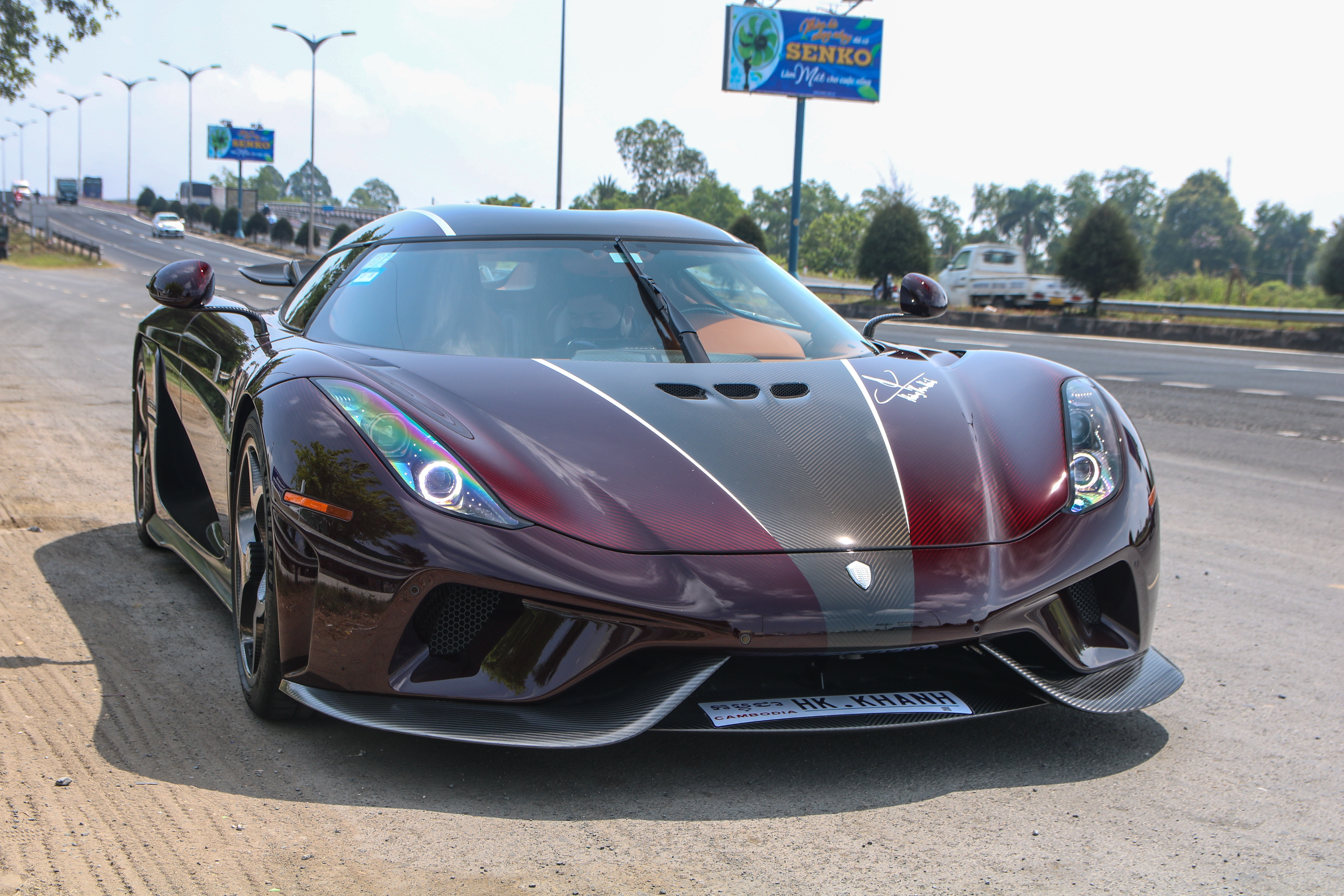 Koenigsegg Regera va dan sieu xe tu hop tai Can Tho dip cuoi tuan hinh anh