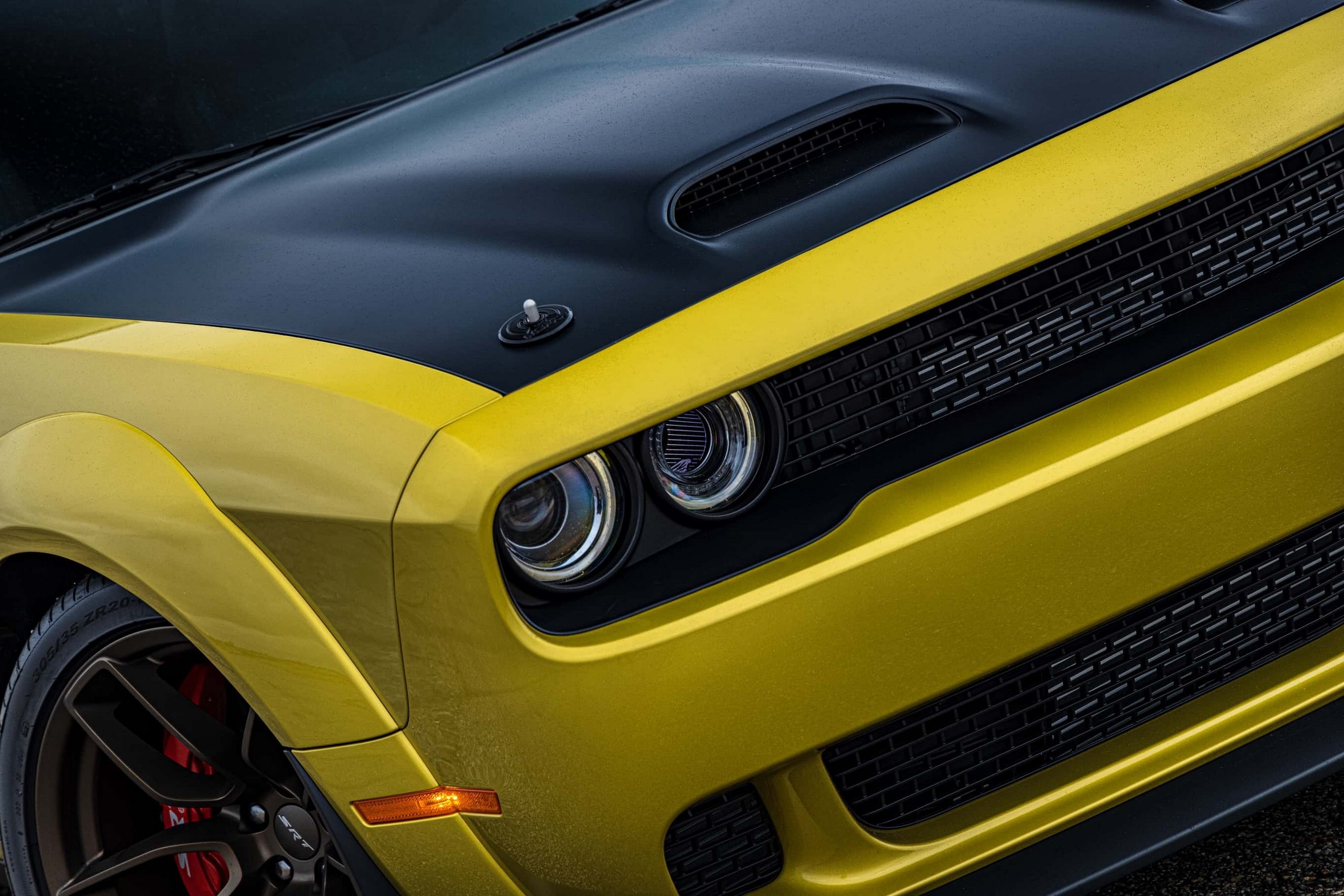 Dodge Challenger manh 1.035 ma luc voi goi do cua Hennessey anh 4