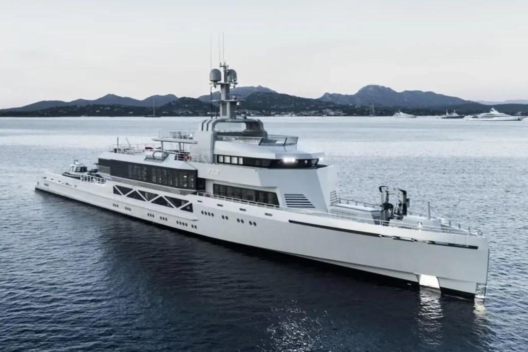 Sieu du thuyen Bold voi kieu dang cua tau chien hinh anh