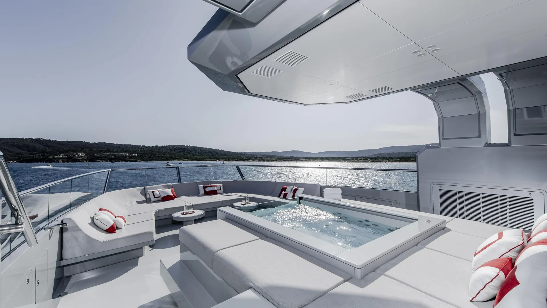 Sieu du thuyen Bold mang kieu dang tau quan su anh 8