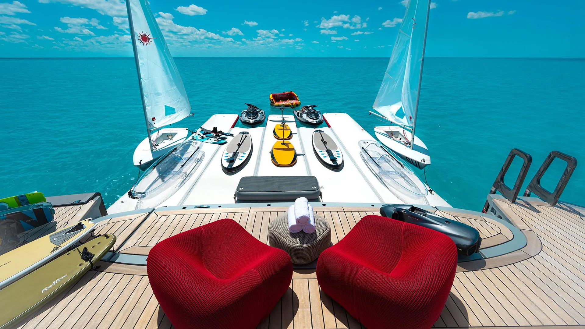 Sieu du thuyen Bold mang kieu dang tau quan su anh 11