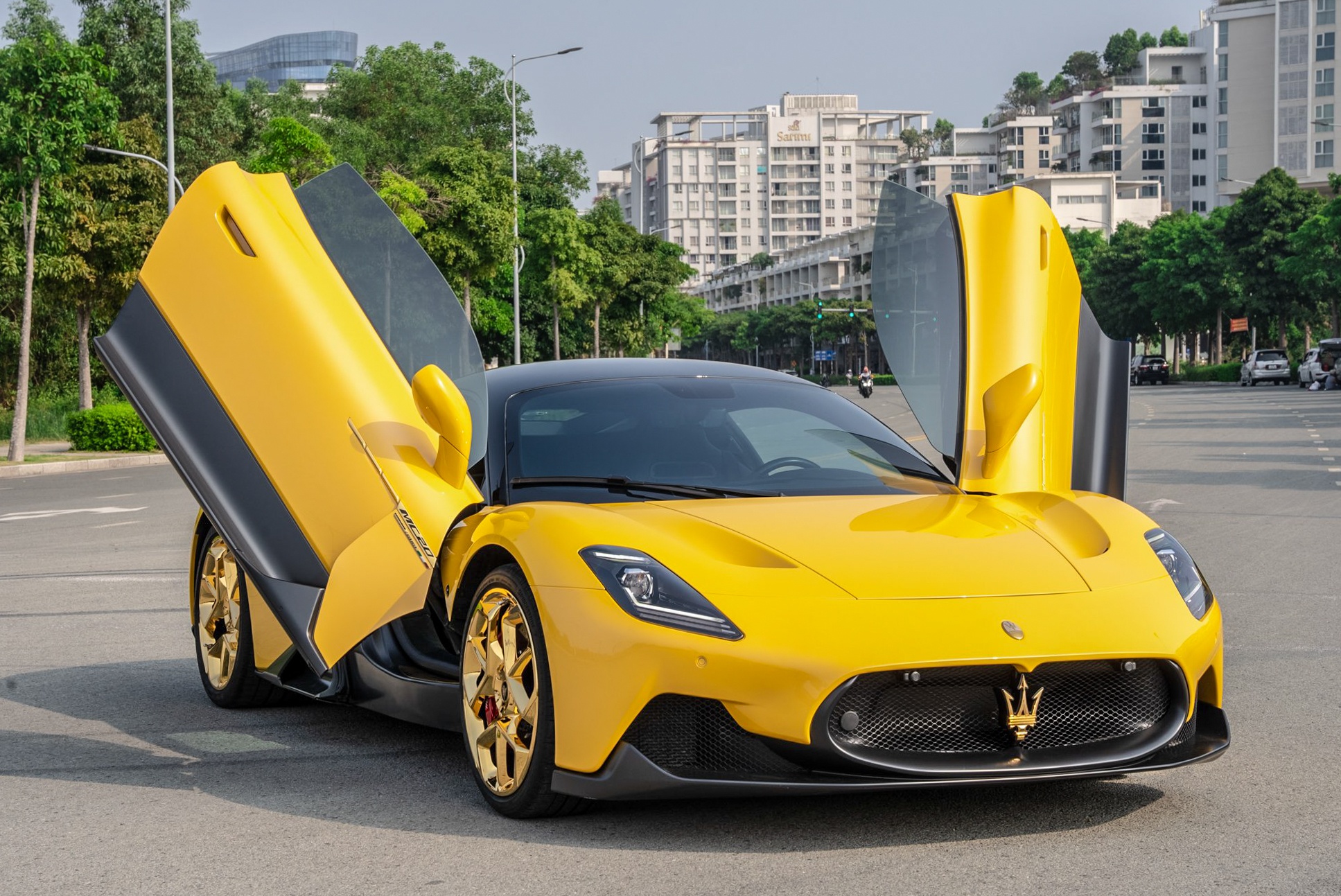 Maserati MC20 duoc ma vang doc nhat Viet Nam anh 1