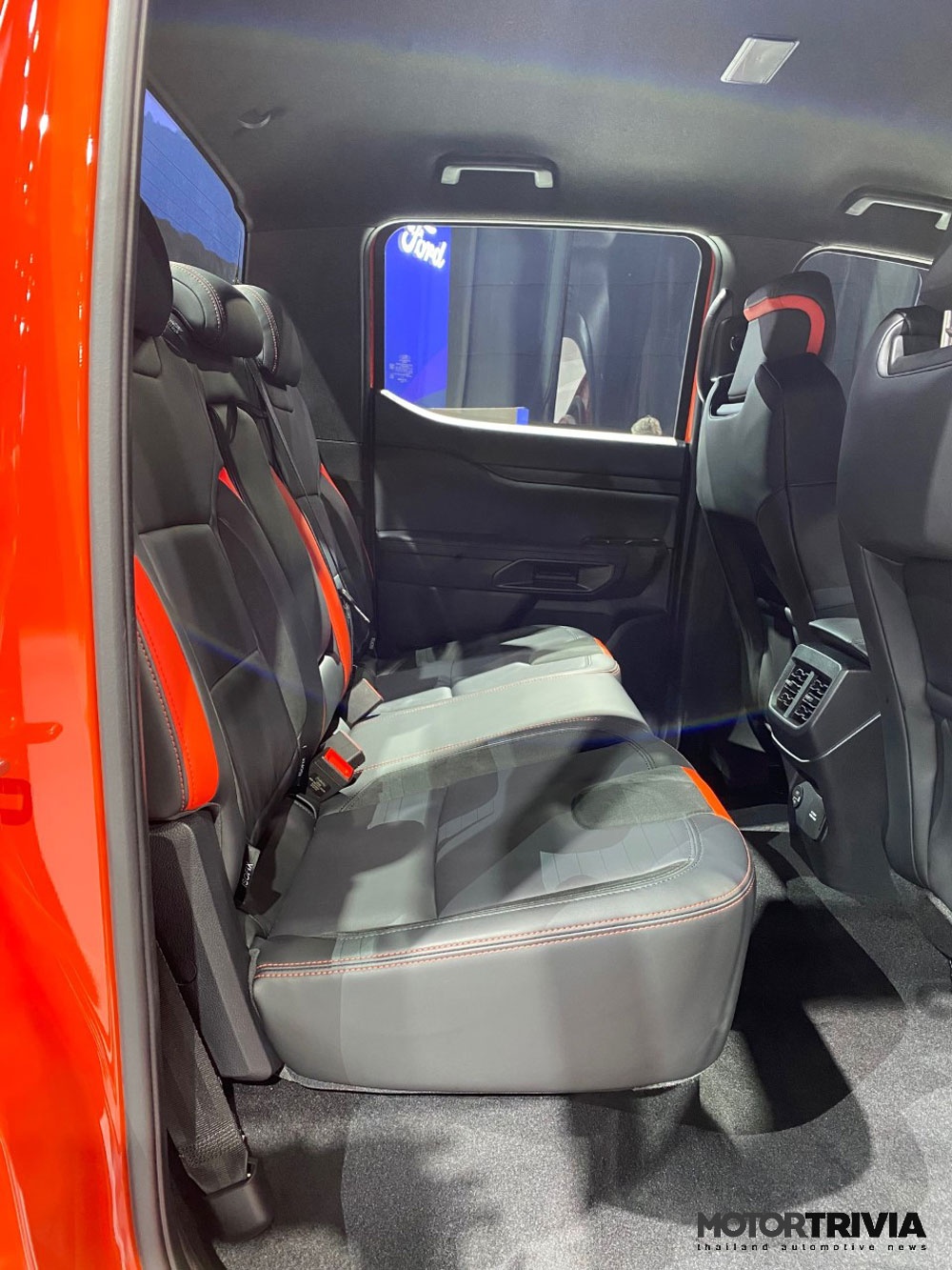 Ford Ranger và Everest thế hệ mới ra mắt tại Thái Lan ảnh 9 Ford Ranger va Everest the he moi ra mat tai Thai Lan anh 9