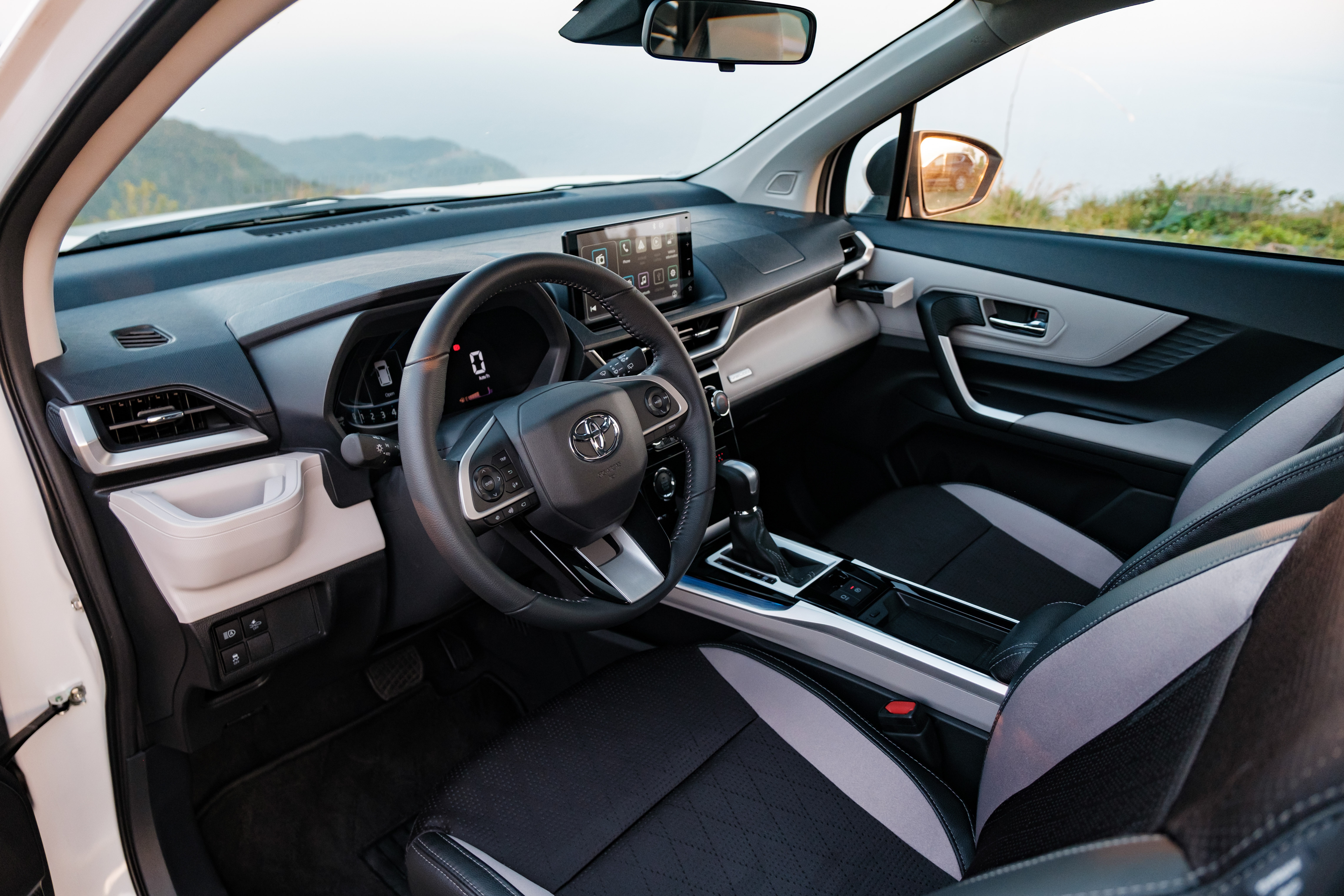 Chi tiet Toyota Veloz Cross 2022 vua duoc ra mat anh 5