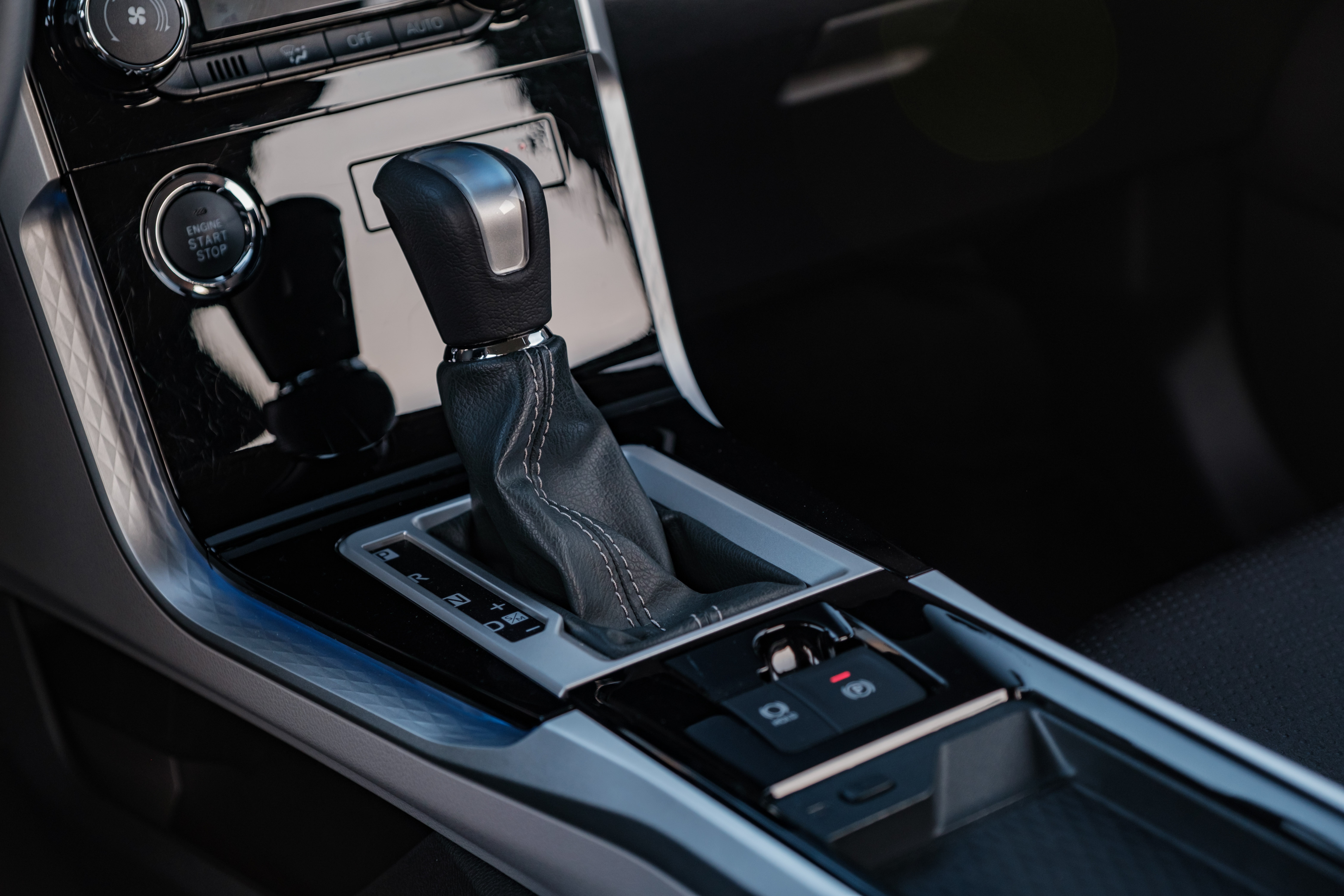 Chi tiet Toyota Veloz Cross 2022 vua duoc ra mat anh 7