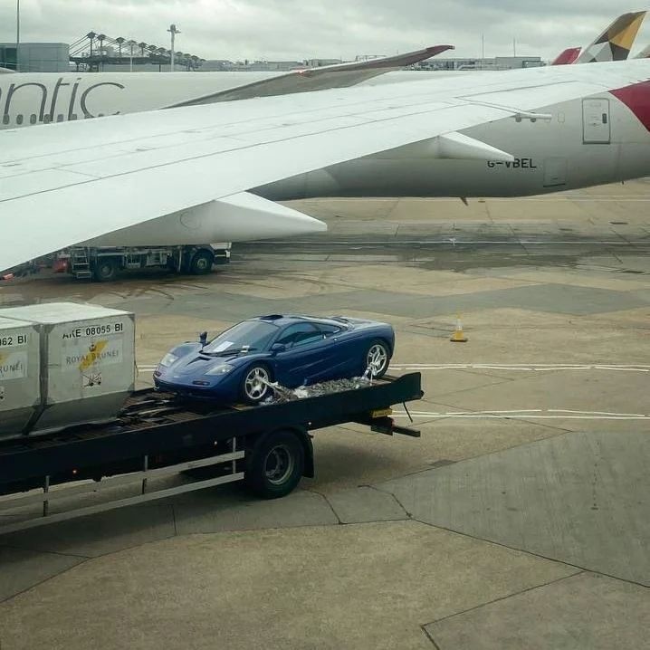 McLaren F1 GT của quốc vương Brunei lần đầu xuất hiện trước công chúng ảnh 4 McLaren F1 GT cua quoc vuong Brunei lan dau xuat hien truoc cong chung anh 4