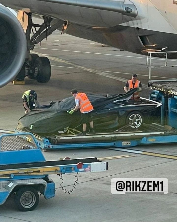 McLaren F1 GT của quốc vương Brunei lần đầu xuất hiện trước công chúng ảnh 3 McLaren F1 GT cua quoc vuong Brunei lan dau xuat hien truoc cong chung anh 3