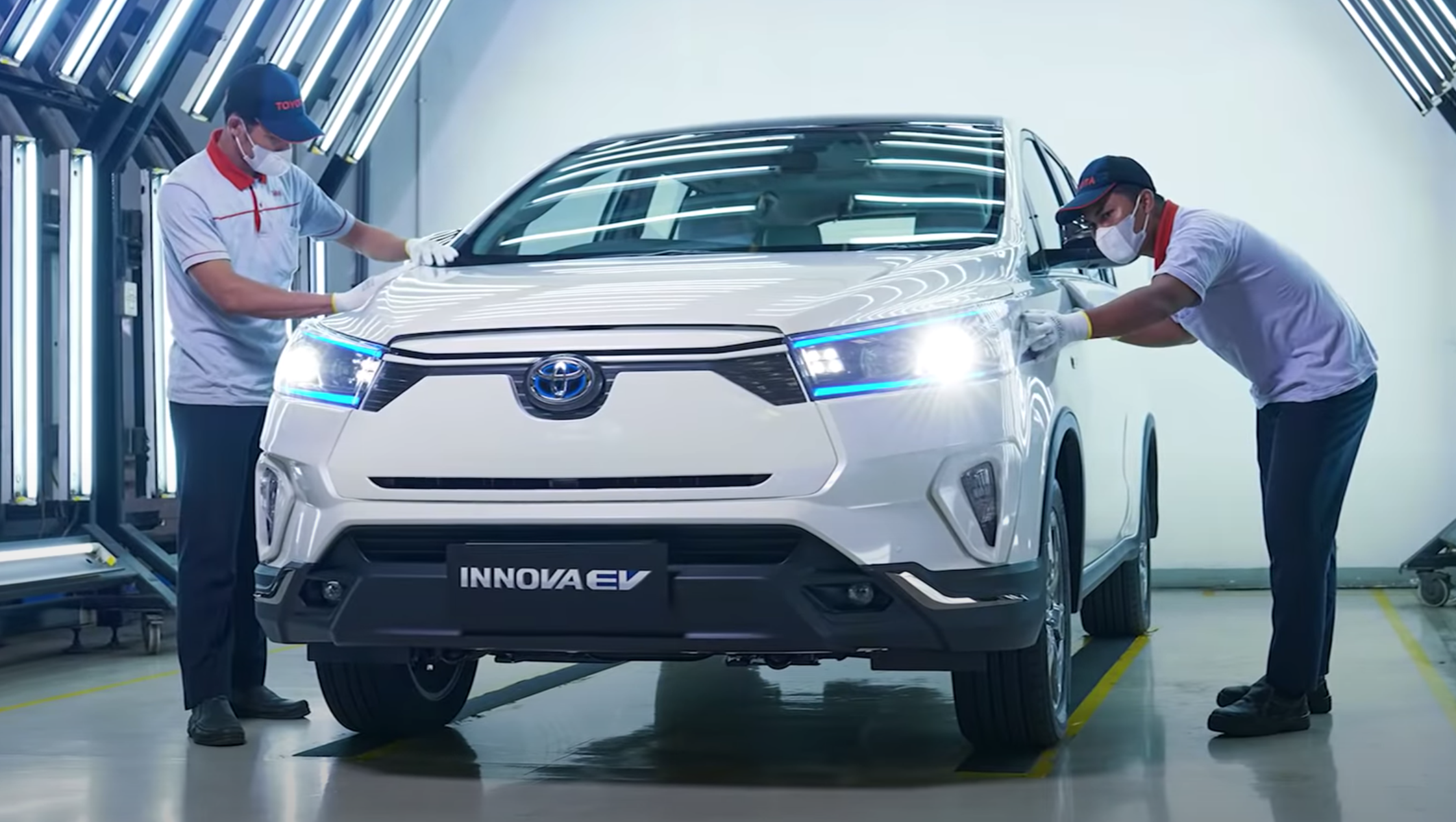 Toyota Innova chay dien se khong duoc ban thuong mai hinh anh