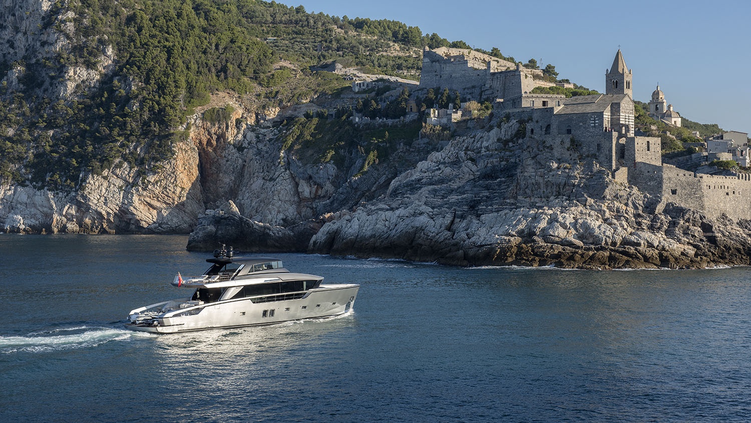 Du thuyen 5 trieu USD boc chay va chim o Tay Ban Nha anh 7