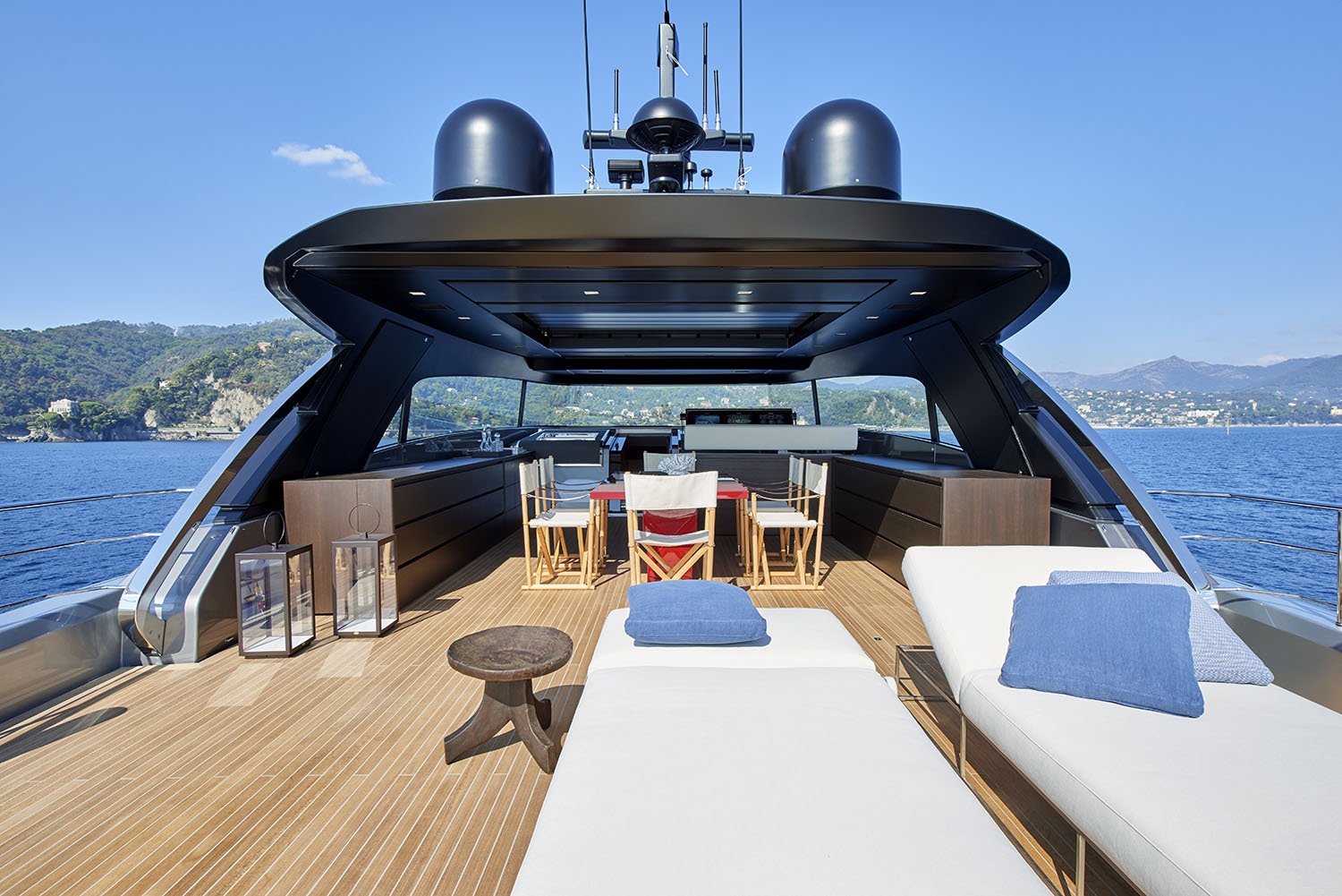 Du thuyền 5 triệu USD bốc cháy và chìm ở Tây Ban Nha ảnh 12 Du thuyen 5 trieu USD boc chay va chim o Tay Ban Nha anh 12