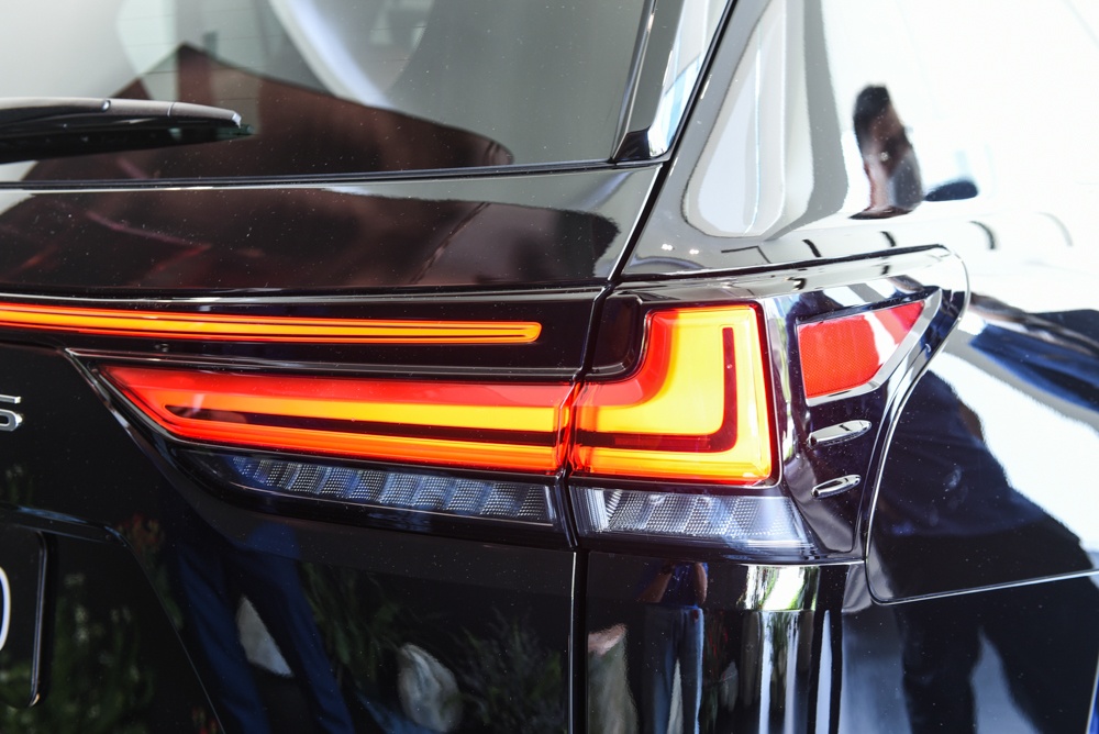 Chi tiet Lexus LX 600 VIP vua duoc ra mat tai Viet Nam anh 5