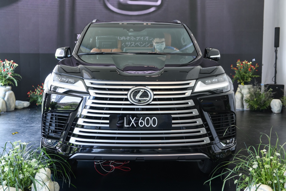 Chi tiet Lexus LX 600 VIP vua duoc ra mat tai Viet Nam anh 3