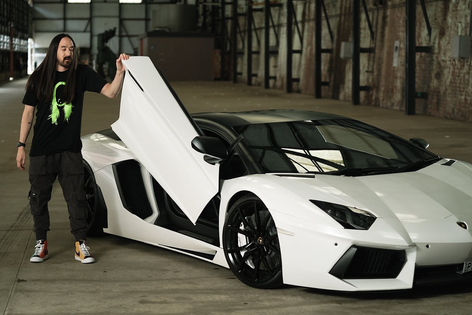 Chiec Lamborghini Aventador cuoi cung duoc dau gia tu 1,6 trieu USD hinh anh