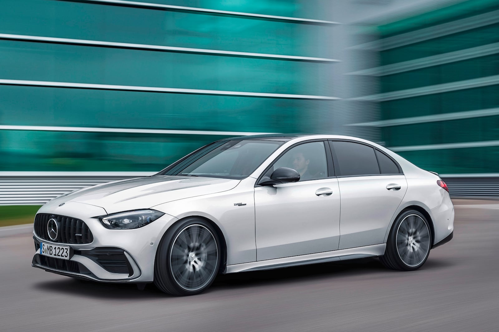 Mercedes-AMG C 43 duoc ra mat,  manh hon 400 ma luc anh 1