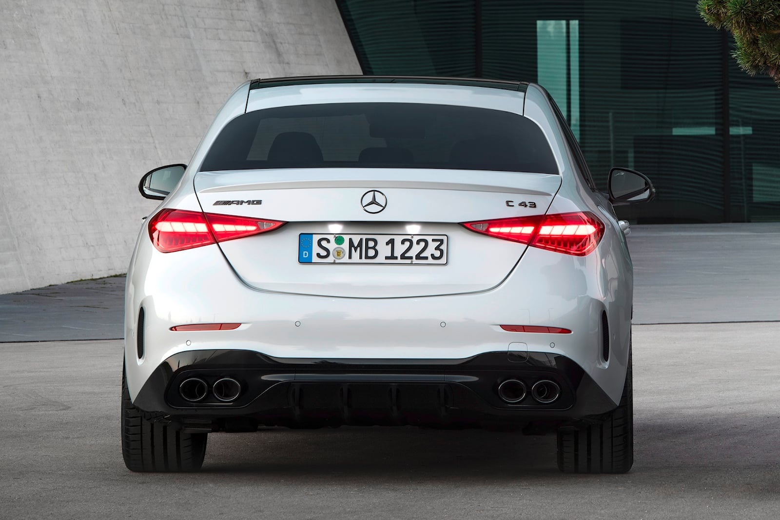 Mercedes-AMG C 43 được ra mắt, mạnh hơn 400 mã lực ảnh 9 Mercedes-AMG C 43 duoc ra mat, manh hon 400 ma luc anh 9