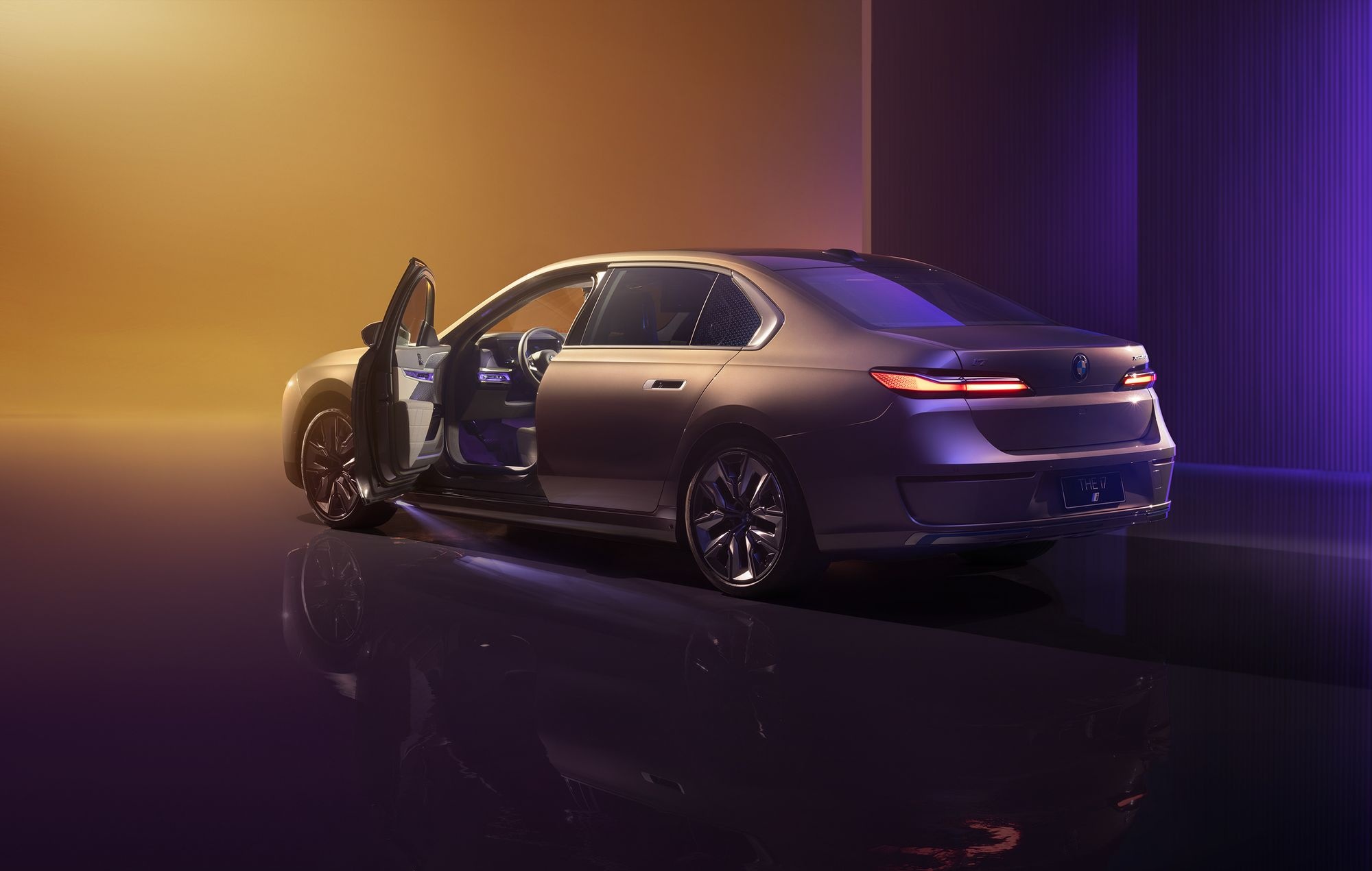 BMW 7-Series G70 duoc ra mat tai Trung Quoc anh 9