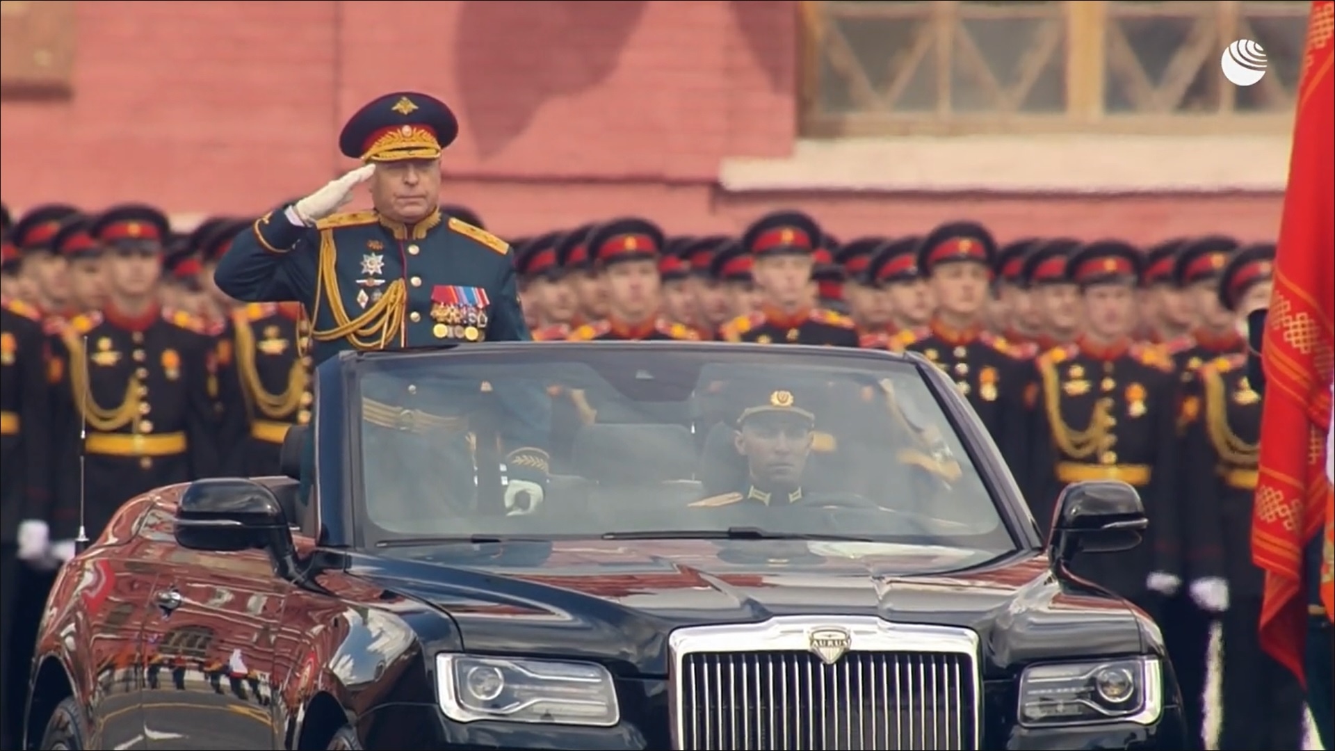 Aurus Senat mui tran xuat hien tai le dieu binh cua Nga anh 5