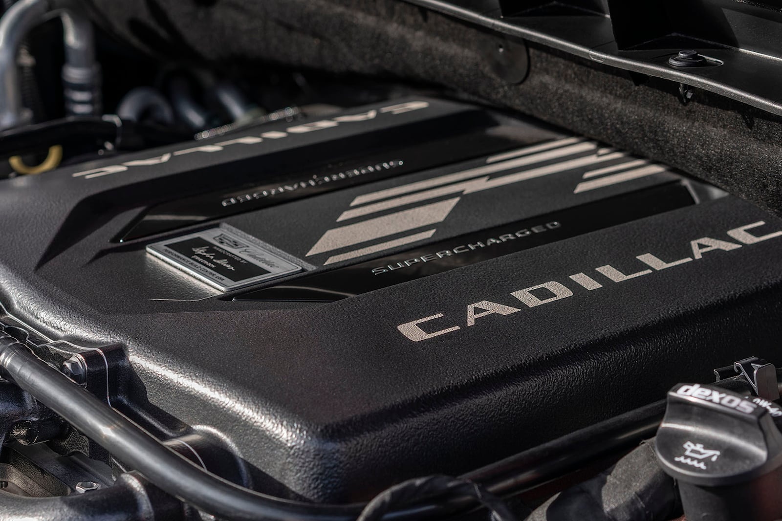 Cadillac Escalade V 2023 duoc ra mat anh 4