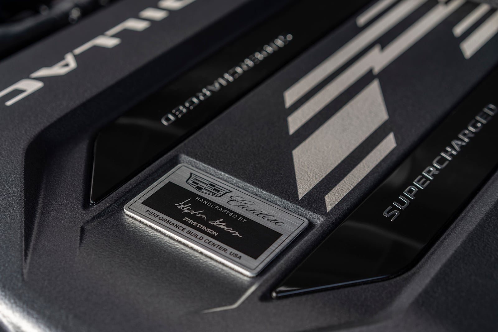 Cadillac Escalade V 2023 duoc ra mat anh 5