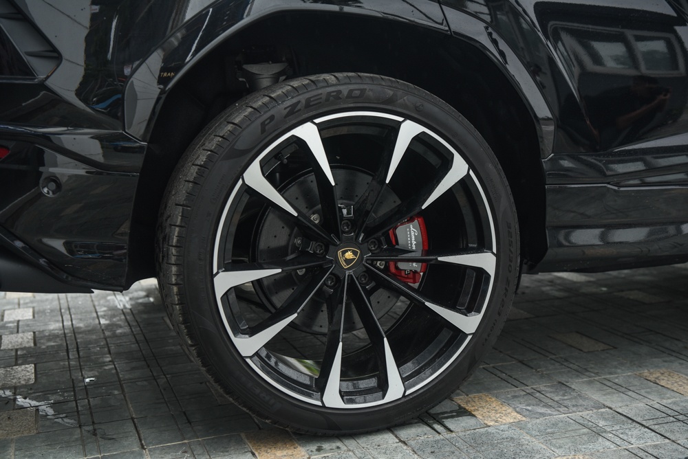 Lamborghini Urus doi 2022 dau tien ve Viet Nam anh 3