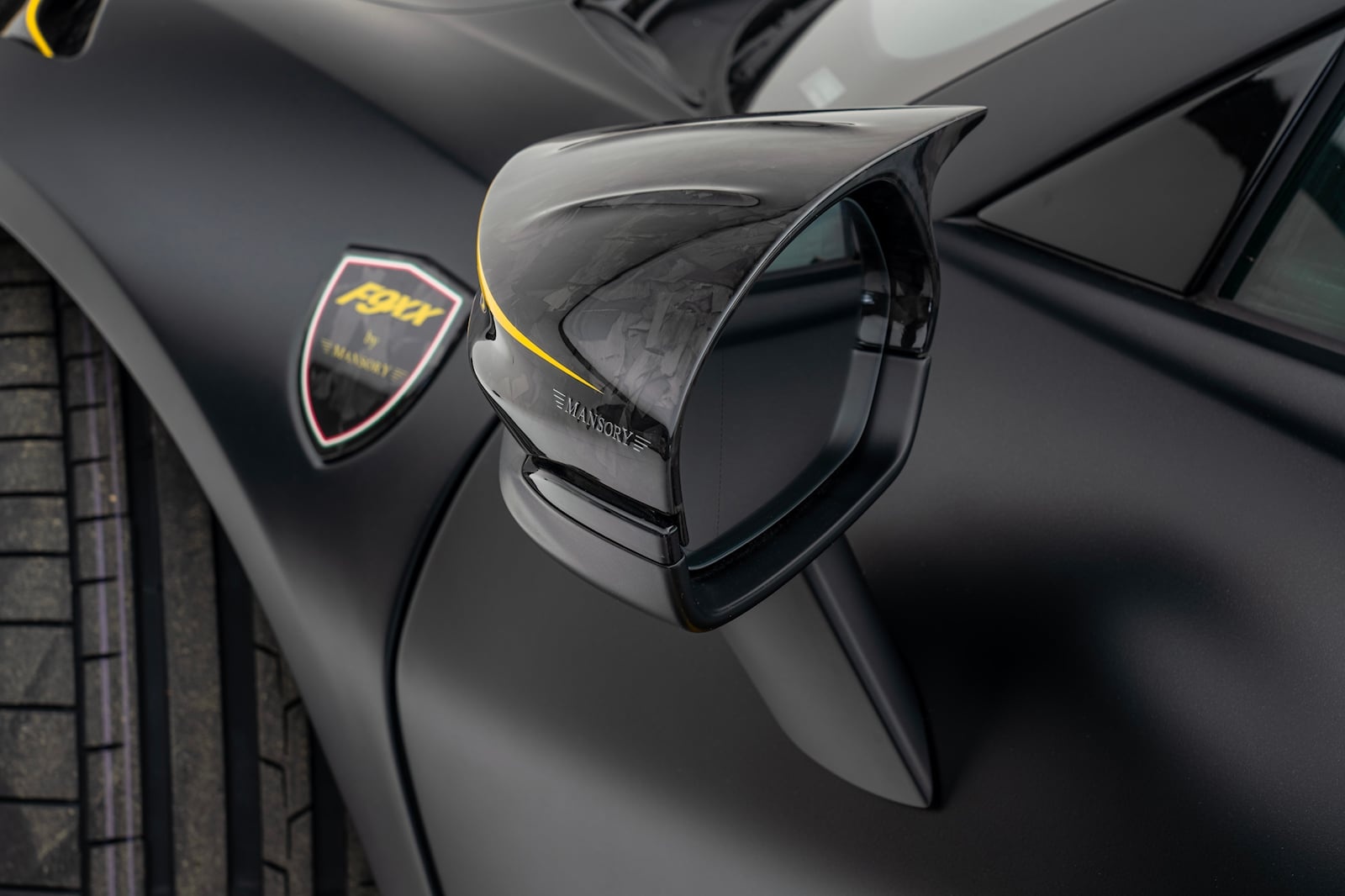 Bản độ Ferrari SF90 của Mansory mạnh 1.100 mã lực ảnh 6 Ban do Ferrari SF90 cua Mansory manh 1.100 ma luc anh 6