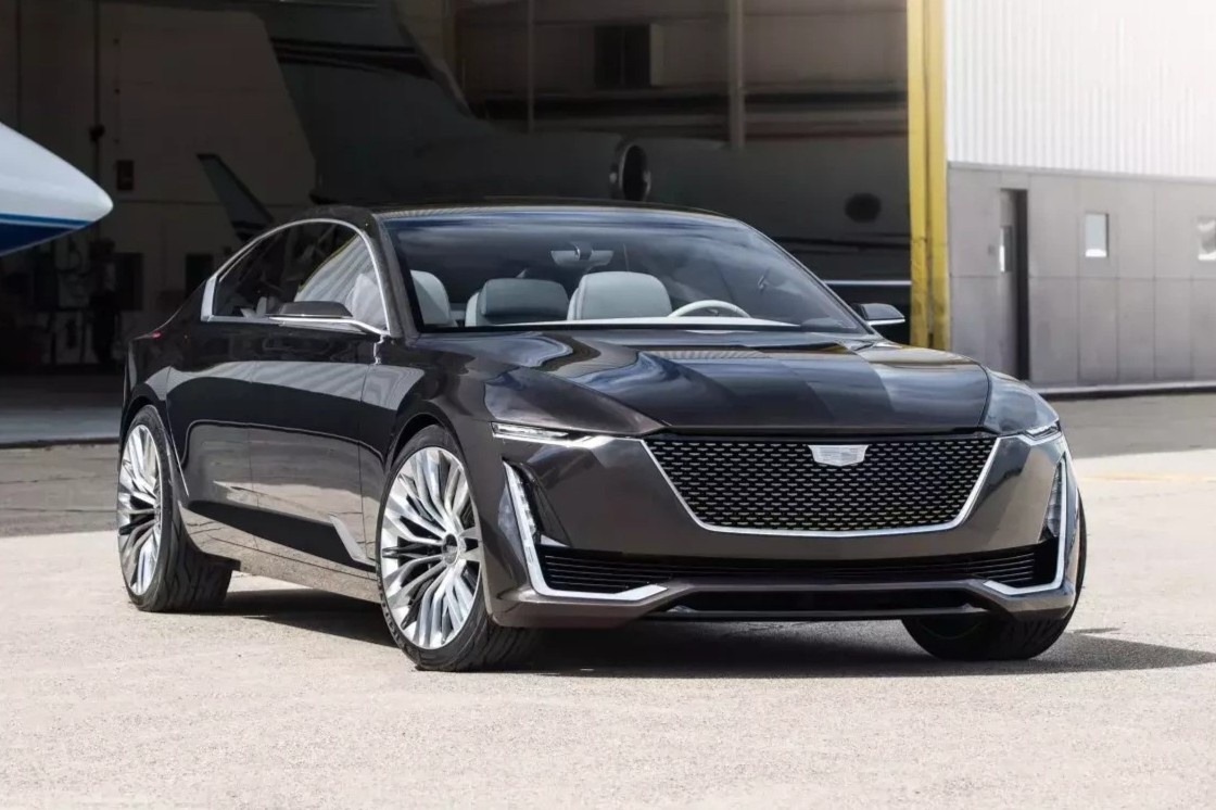 Cadillac ra mat xe dien, mo dau voi Rolls-Royce va Bentley hinh anh
