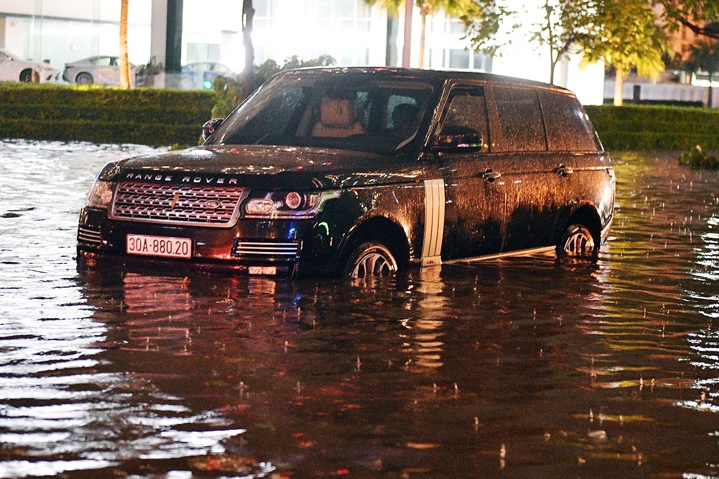 Co nen lai oto qua vung ngap nuoc anh 1