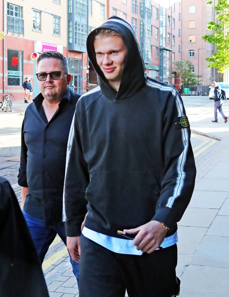 Erling Haaland den Manchester bang chuyen co anh 2